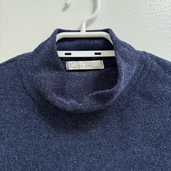 Vintage GR Textured Mock Neck Crop Top - Picture 3 of 5